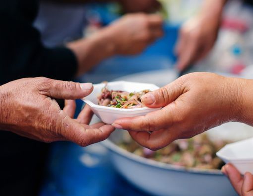 Benarkah Hipnotis Saat Mudik Bisa Lewat Makanan?