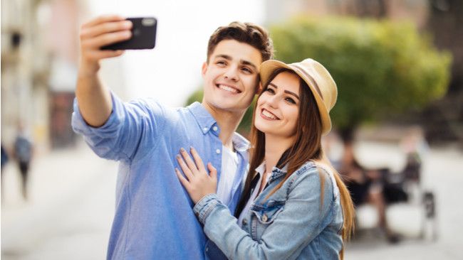 Selfitis, Tanda Terobsesi akan Selfie?