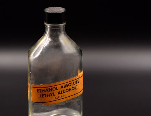 Waspada Metanol, Perenggut Nyawa dalam Miras Oplosan