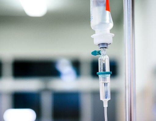 Hal yang Perlu Anda Ketahui tentang Pemasangan Infus