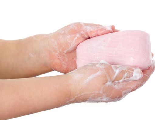 Kiat Memilih Sabun Mandi untuk Anak Alergi