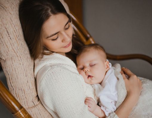 Ibu Sering Mengantuk dan Lelah saat Menyusui, Ini Penyebabnya