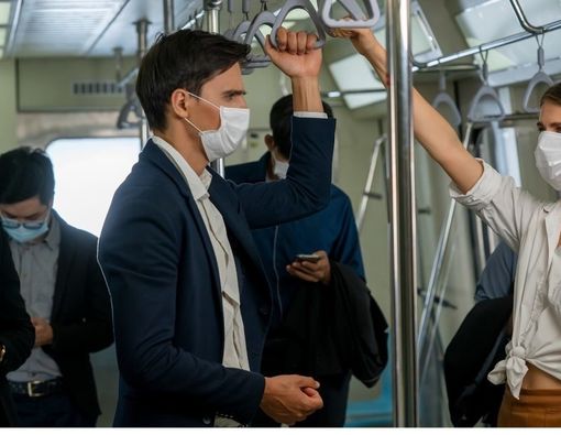 Sudah Tak Berjarak, Ini Tips Aman Naik KRL Pada Masa Pandemi COVID-19