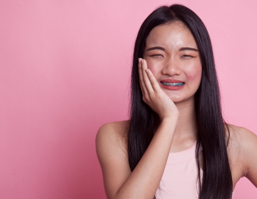 Tips Mengatasi Gusi Bengkak Akibat Kawat Gigi atau Behel