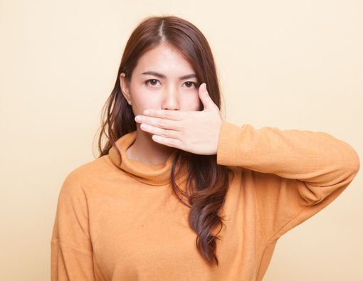 9 Penyebab Munculnya Rasa Metalik di Mulut