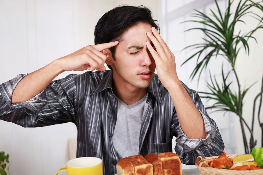 Apa Penyebab Sakit Kepala Setelah Buka Puasa?