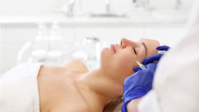 Bahaya yang Mengintai di Balik Facial Vampir