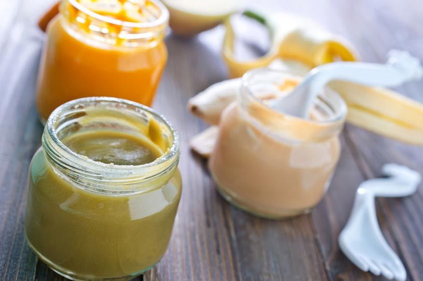 Cara Menyiapkan MPASI Saat Bepergian