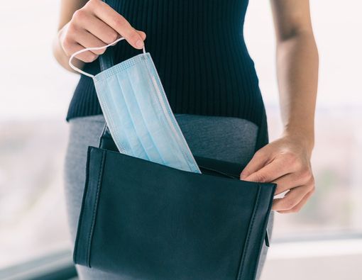 Bawa Ini Untuk Jaga Kebersihan Wajah Saat Bepergian