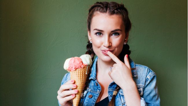 Benarkah Makan Es Krim Saat Haid Picu Kanker Serviks?