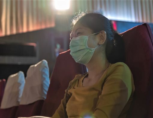 Benarkah Nonton Bioskop Bikin Imun Bertambah?