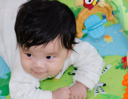 Tumbuh Kembang Bayi 5 Bulan