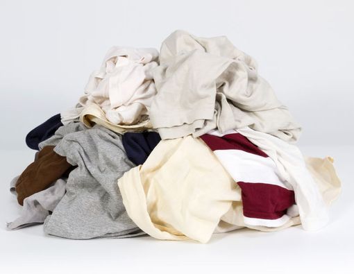 Cara Ampuh Cegah Jamur Tumbuh di Pakaian