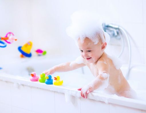 Lakukan Strategi Ini Ketika Anak Malas Mandi