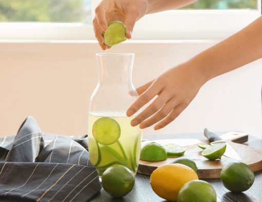 Berapa Lama Infused Water Aman Dikonsumsi Setelah Dibuat?