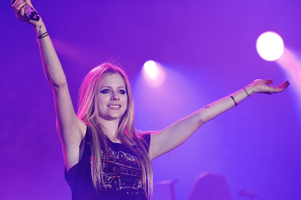 Kenali Lyme Disease yang Dialami Penyanyi Avril Lavigne