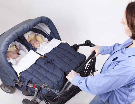 Samakah Pola Tumbuh Kembang Bayi Kembar dengan Bayi Tunggal?