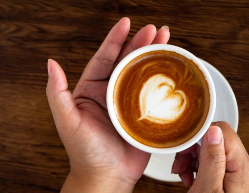 Hobi Minum Kopi Bisa Menyebabkan Jerawat?