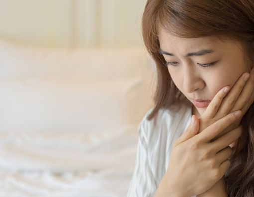 Waspada Komplikasi Akibat Akar Gigi Tertinggal di Gusi