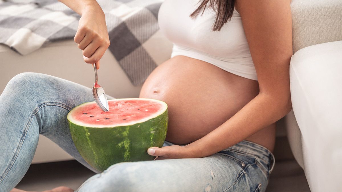 Nutrisi dan Manfaat Buah Semangka untuk Ibu Hamil - KlikDokter