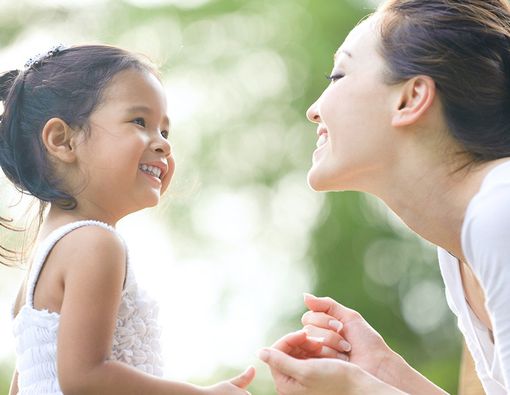 Peran Keluarga untuk Bantu Stimulasi Tumbuh Kembang Si Kecil