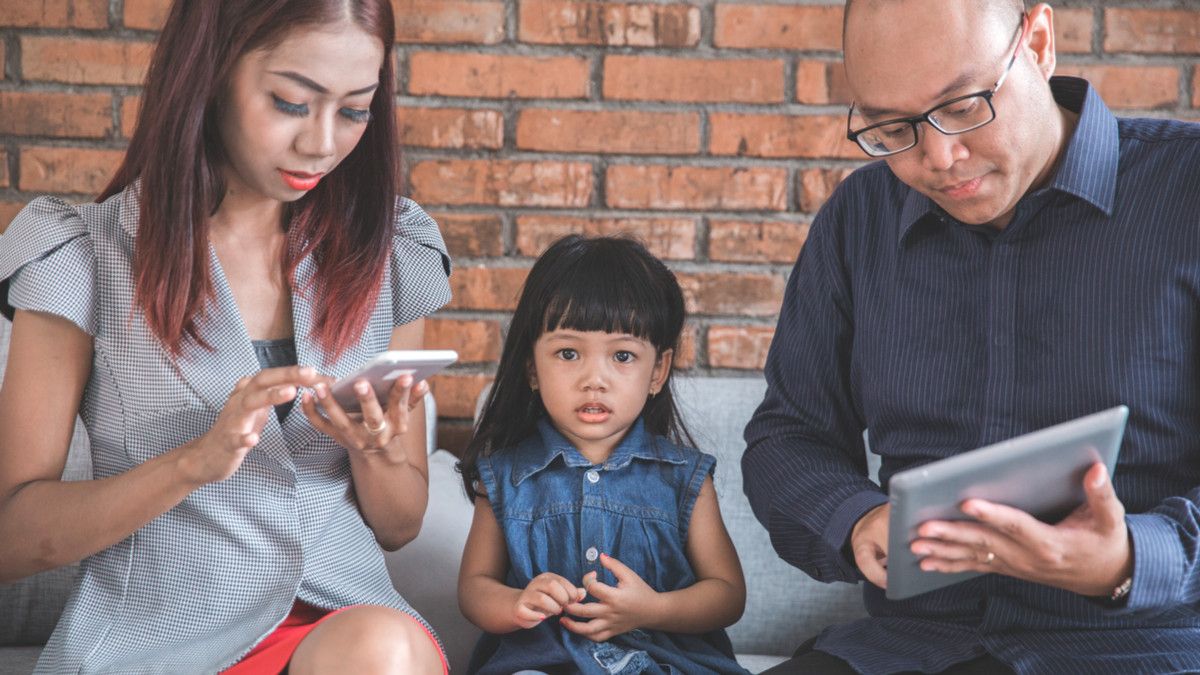 Pengaruh Teknologi pada Pola Asuh Anak, Banyak Positifnya?