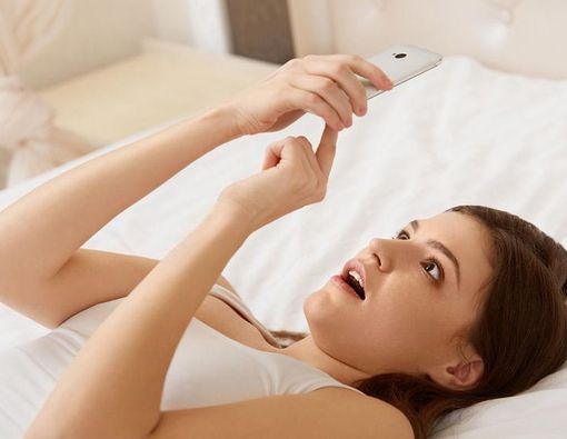 Jangan Lakukan Kebiasaan Ini Sebelum Tidur