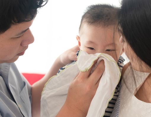 Kiat Atasi Batuk Pilek si Kecil Selama #DiRumahAja