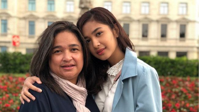 Ibunda Mikha Tambayong Meninggal Akibat Penyakit Autoimun