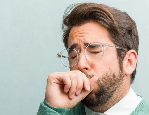 Selalu Tersedak Air Liur Sendiri, Apa Penyebabnya?