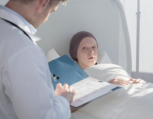 Benarkah Hipnotis Bisa Membantu Anak Penderita Kanker?