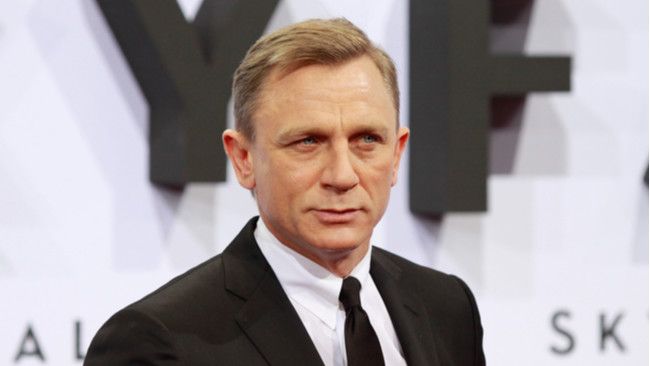 Daniel Craig Cedera Pergelangan Kaki, Syuting James Bond Tertunda