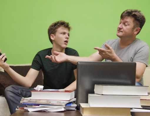 4 Dampak Terlalu Mengendalikan Anak