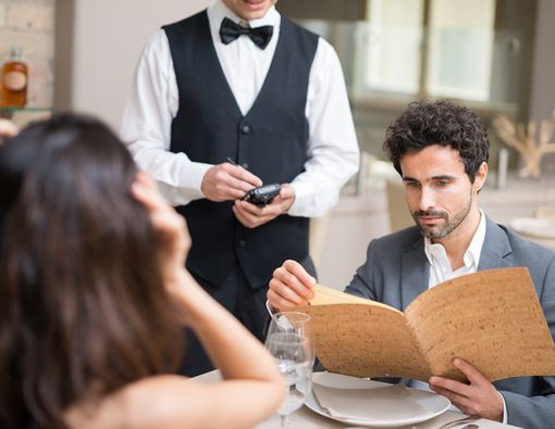Panduan Makan di Restoran Bagi yang Punya Kolesterol Tinggi