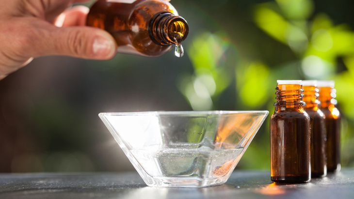 Benarkah Minyak Esensial Akibatkan Payudara Pria Membesar? (Piprod/Shutterstock)