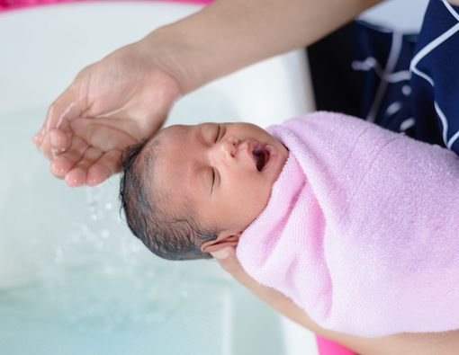 Begini Cara Merawat Kulit Bayi Baru Lahir