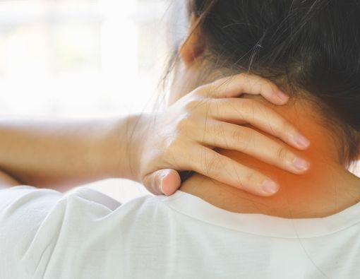 Sering Sakit Leher Sudah Pasti Gejala Kolesterol Tinggi?