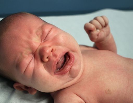 Ciri dan Tanda Bayi Kepanasan yang Wajib Orangtua Ketahui