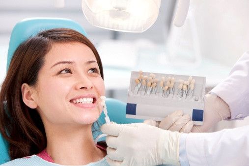5 Alasan Gigi yang Hilang Harus Diganti dengan Gigi Tiruan