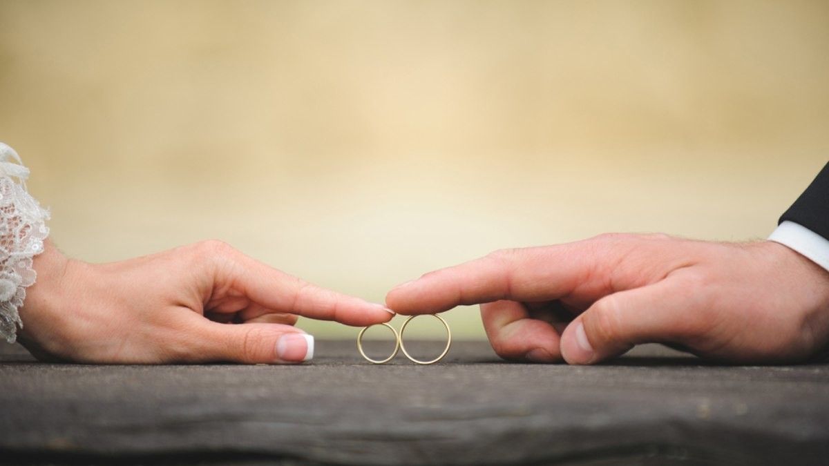 Ingin Menikah Lagi? Begini Cara Berdiskusi dengan Anak Remaja Anda