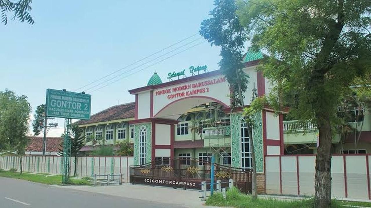 Puluhan Murid Pesantren Gontor Positif COVID-19, Bukti Asrama Berisiko