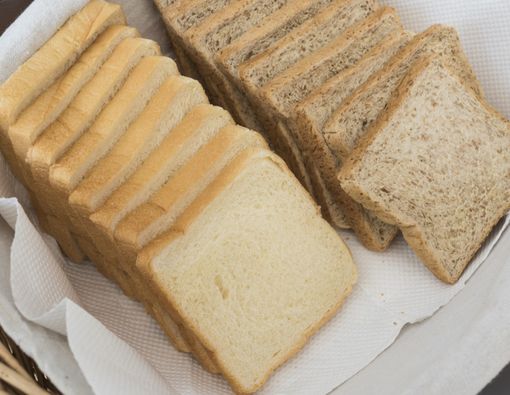 Lebih Baik Roti Gandum atau Tawar untuk Penderita Mag?