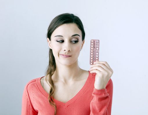 Sisi Positif dan Negatif Konsumsi Pil KB