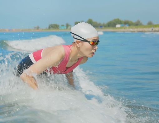 Hubungan Antara Renang, Berlibur ke Tepi Pantai, dan Depresi