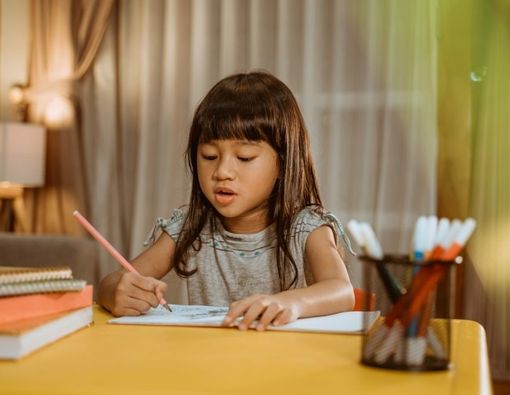 Mitos-Mitos Keliru Tentang Pendidikan Anak