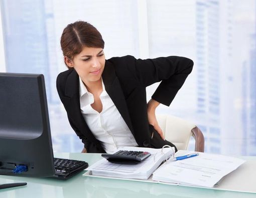 Cara Mengatasi Sakit Punggung Saat di Kantor