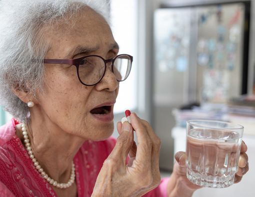 Suplemen Pencegah Alzheimer, Berguna atau Berbahaya?