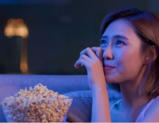 Manfaat Menonton Film Sedih untuk Kesehatan Mental