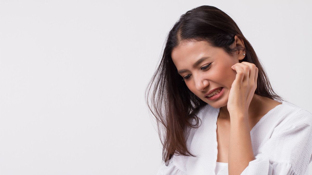 Penyakit Kulit yang Bisa Muncul Akibat Kosmetik dan Skincare - KlikDokter