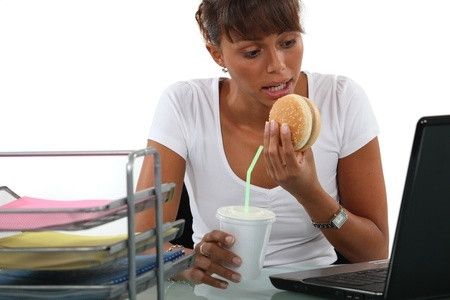 Cara Mengubah Kebiasaan Makan Buruk Karena Stres